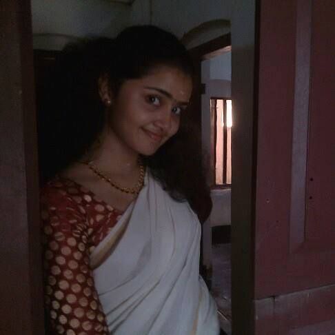 11-anupama-parameswaran-in-kerala-attire-during-college-days