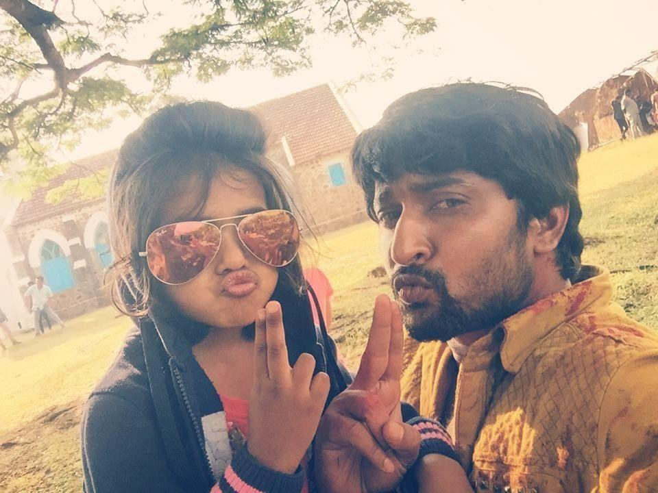 25-awww-cute-selfie-from-the-sets-of-krishnagadi-veera-premagadha