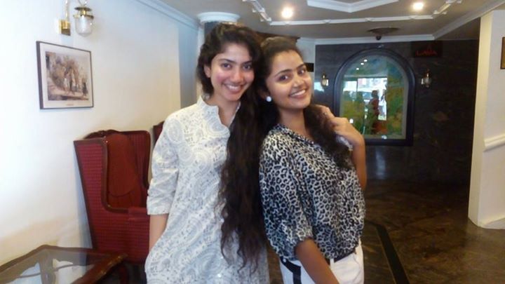 6-anupama-parameswaran-with-malar-aka-sai-pallavi