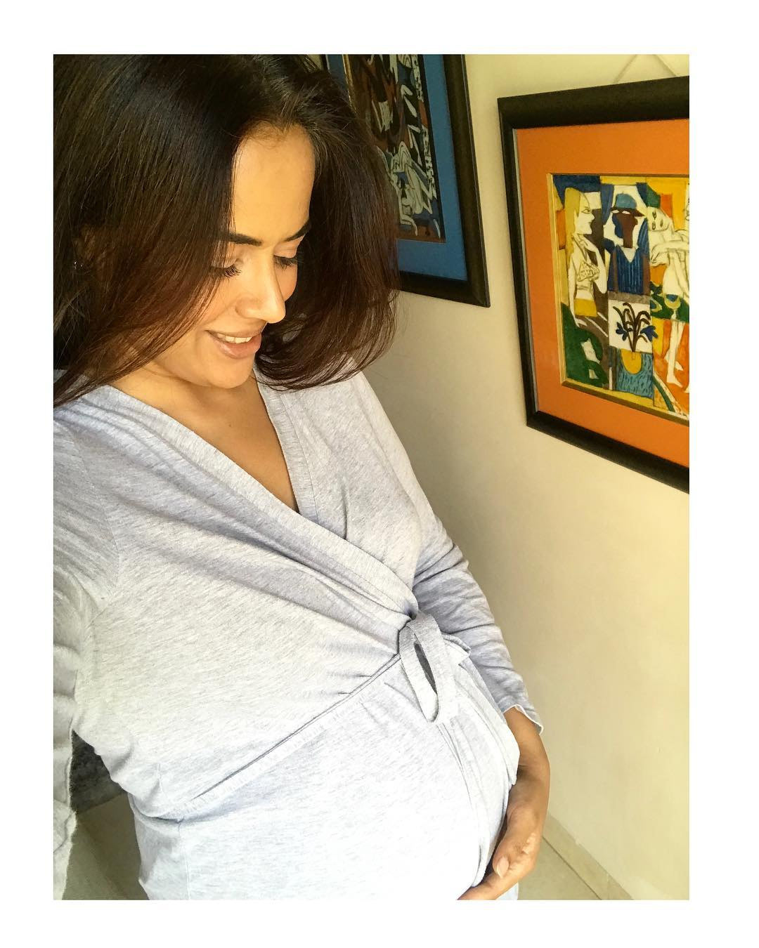 actress-sameera-reddy-turned-pregnant-with-second-child1