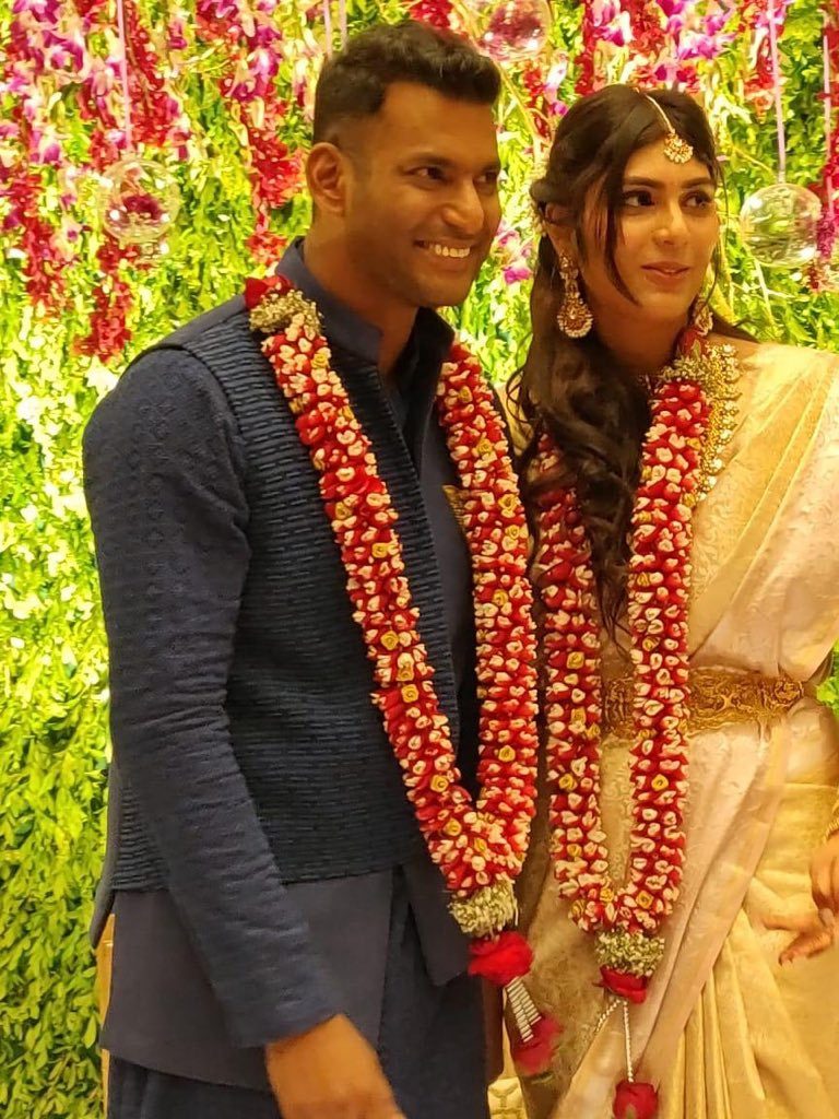 hero-vishal-got-engaged3