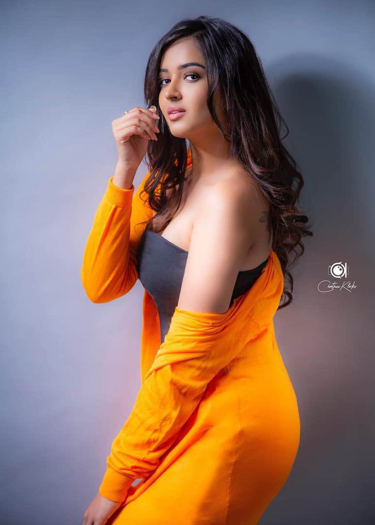 actress-pujita-ponnada-stunning-photoshoot1