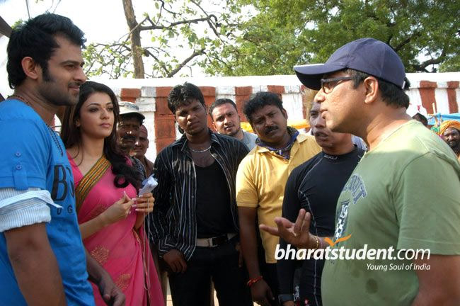 26-kajal-with-prabhas-during-mr-perfect-movie-shoot