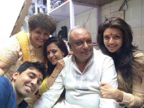 33-kajal-with-her-family