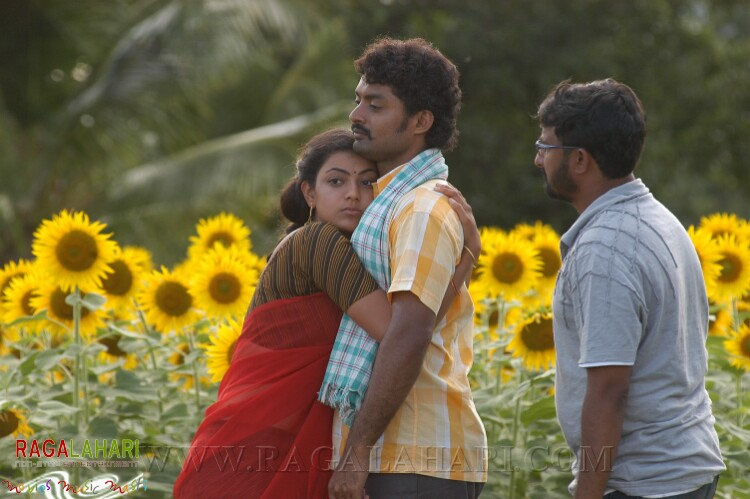 8-kajal-rare-pic-with-diretor-teja-and-kalyan-ram-during-lakshmi-kalyanam-movie-shoot