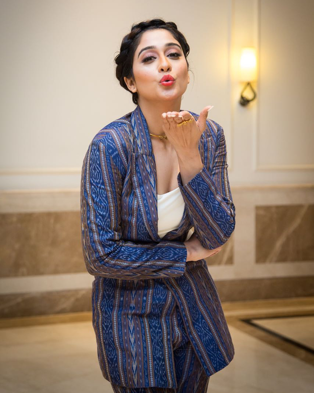 regina-cassandra-photoshoot-stills9