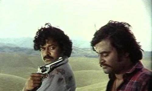 20-chiranjeevi-rare-pic-with-rajinikanth-during-shoot