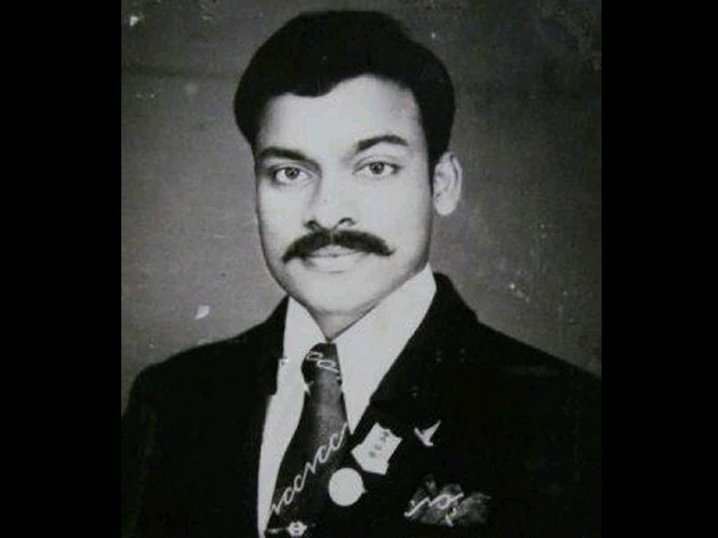 4-chiranjeevi-rare-young-age-pic