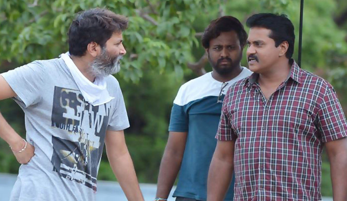 sunil-out-from-allu-arjun-trivikram-movie1