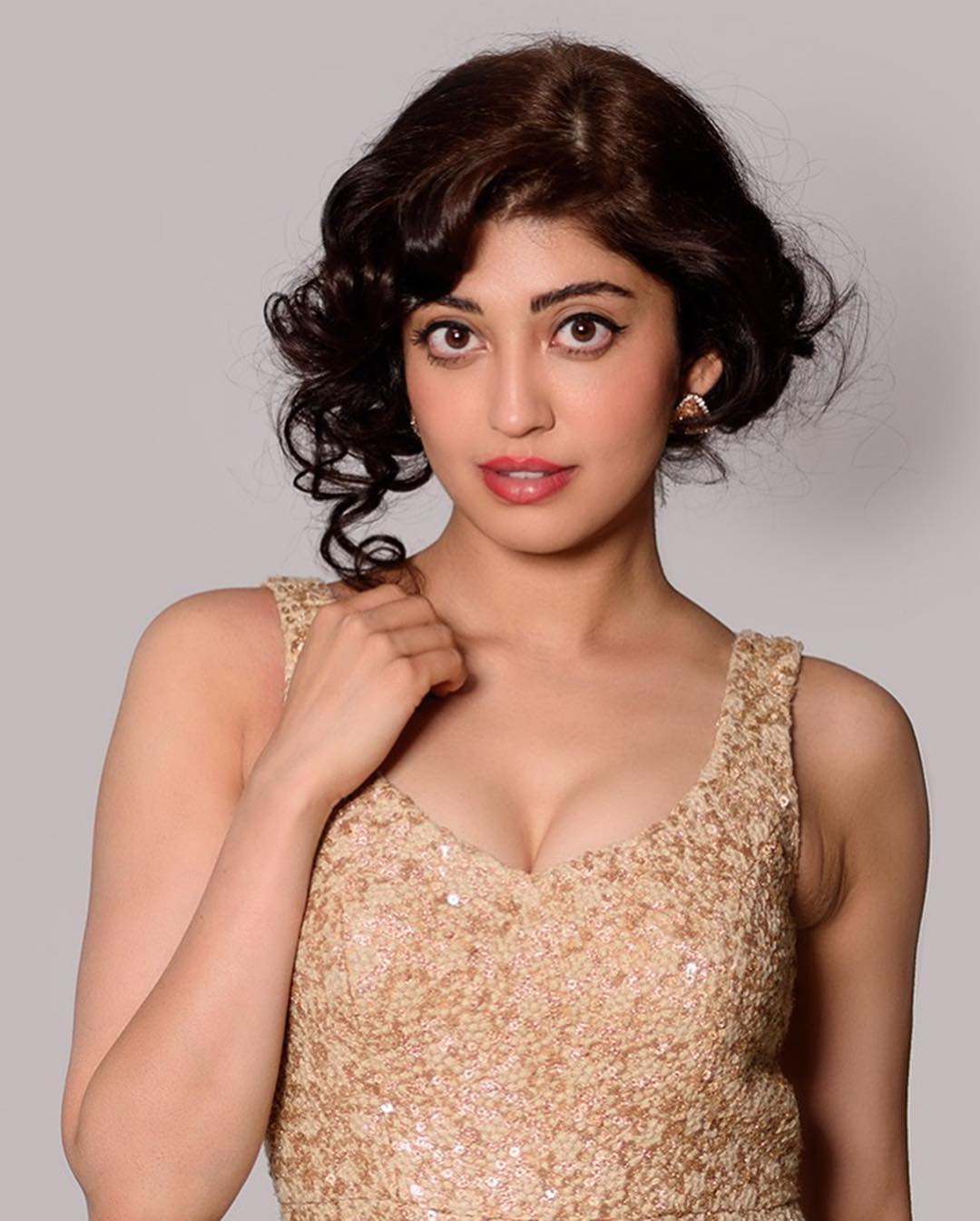 Pranitha Subhash Latest Photoshoot Stills (14)