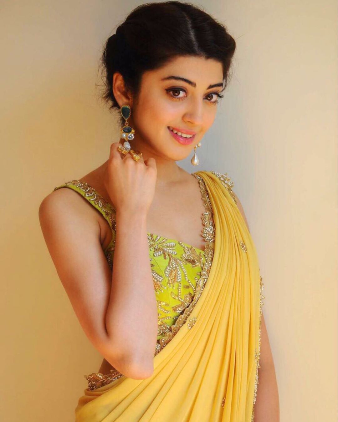 Pranitha Subhash Latest Photoshoot Stills (4)