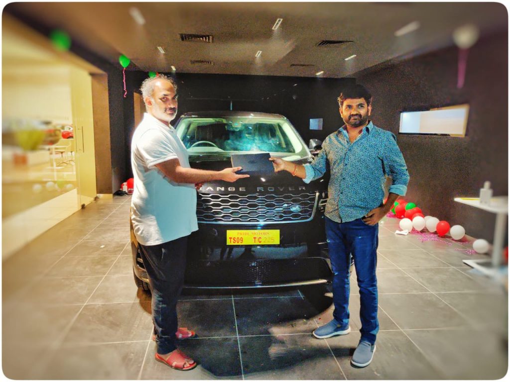 PratiRoju Pandaage producer gifts Maruthi a swanky new car1
