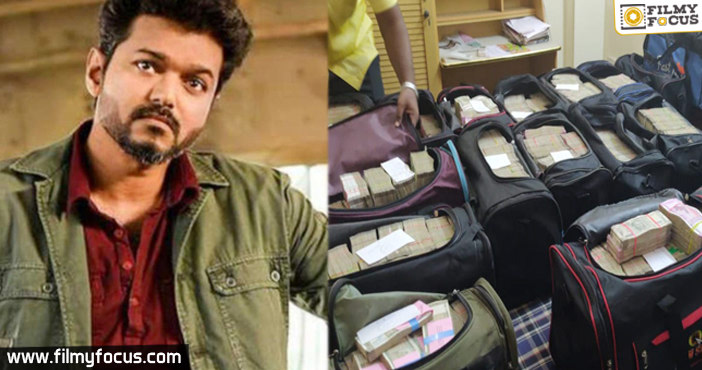 10 cash bags recovered from hero Vijay's house1