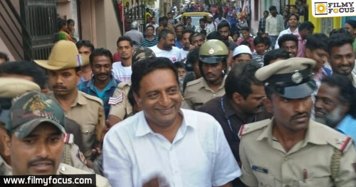 High court gave notices to actor Prakash Raj1