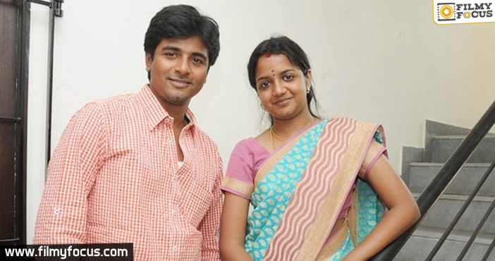 7-Sivakarthikeyan with his wife Aarthi Doss