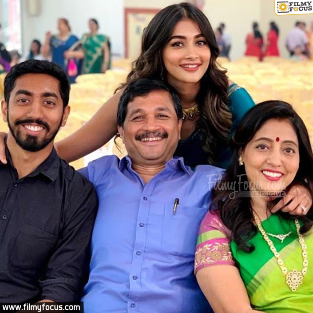 2-Pooja Hegde Family Pic