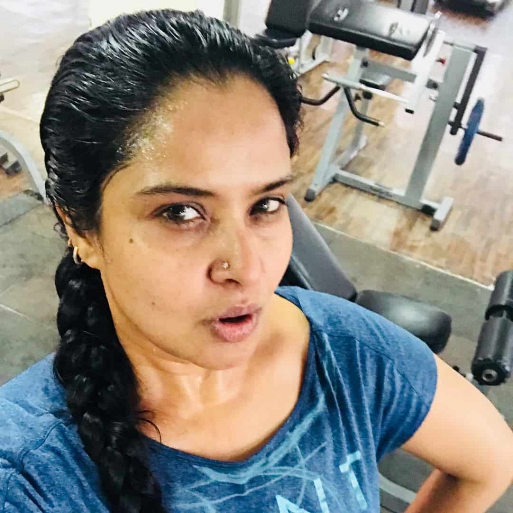 Actress Pragathi WorkoutPic2