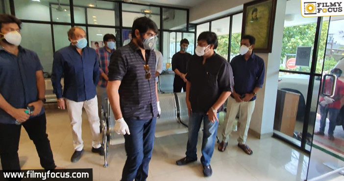 MegaStar Chiranjeevi and Srikanth Donates Blood at Chiranjeevi Blood Bank1