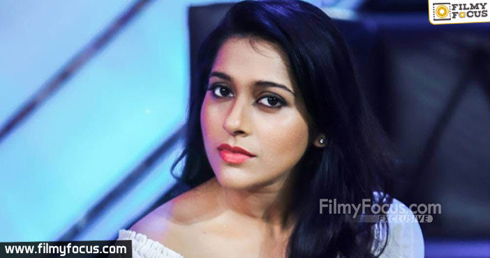 Telugu star anchor serious on netizens1