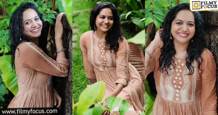 Singer Sunitha: వర్షంలో తడుస్తూ ఎంజాయ్ చేస్తున్న సునీత..ఫోటోలు వైరల్..!