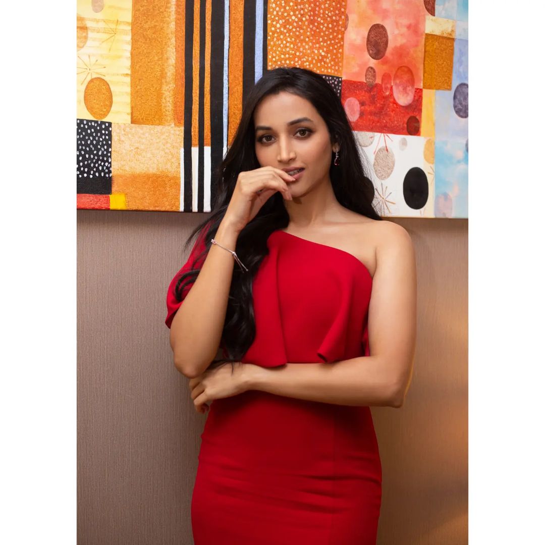 KGF Srinidhi Shetty (8)