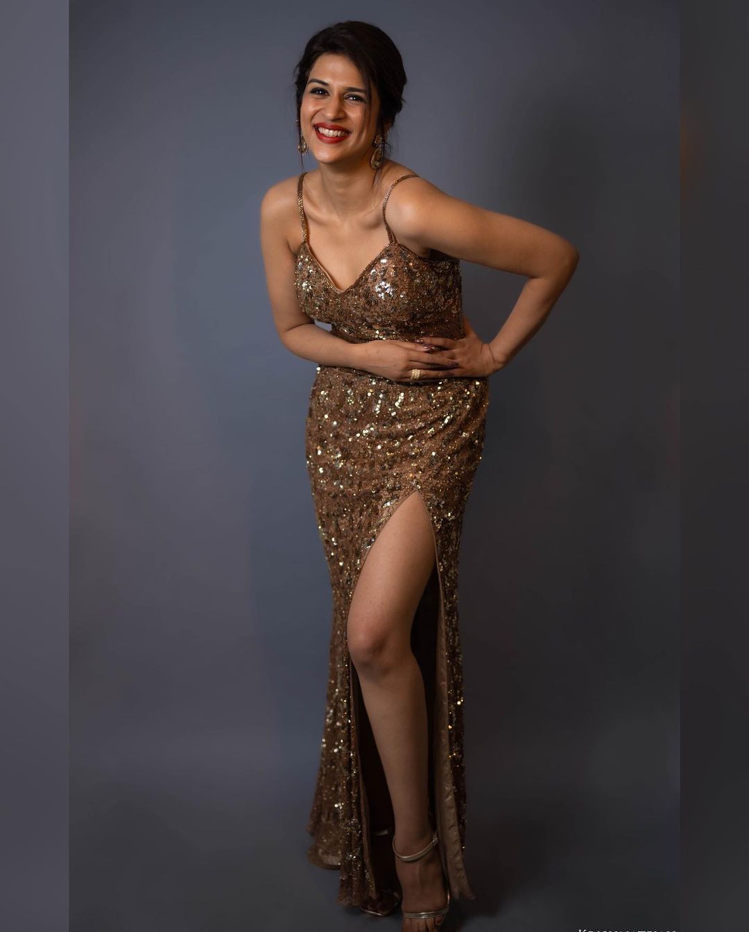 Shraddha Das (2)