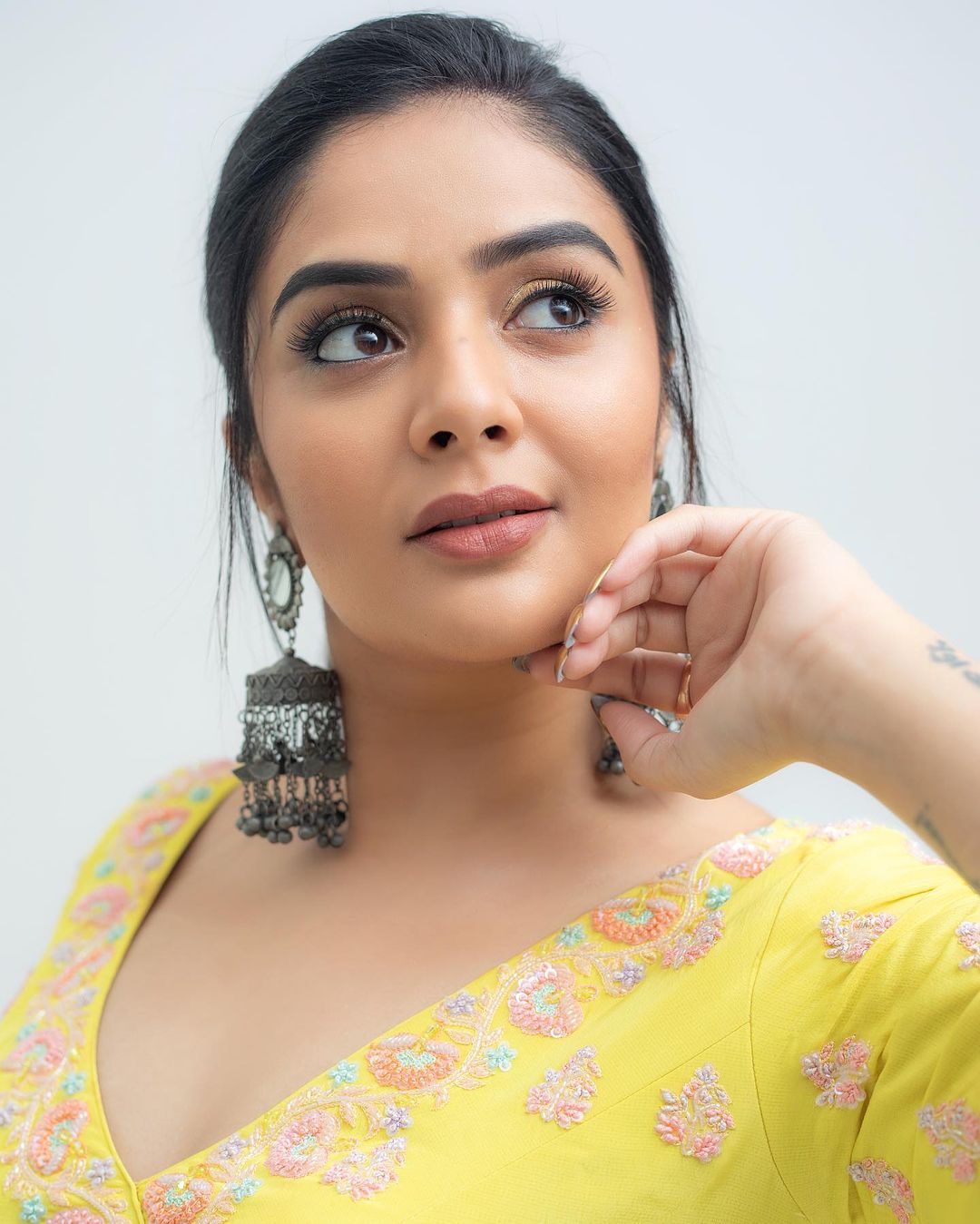 SreeMukhi (4)