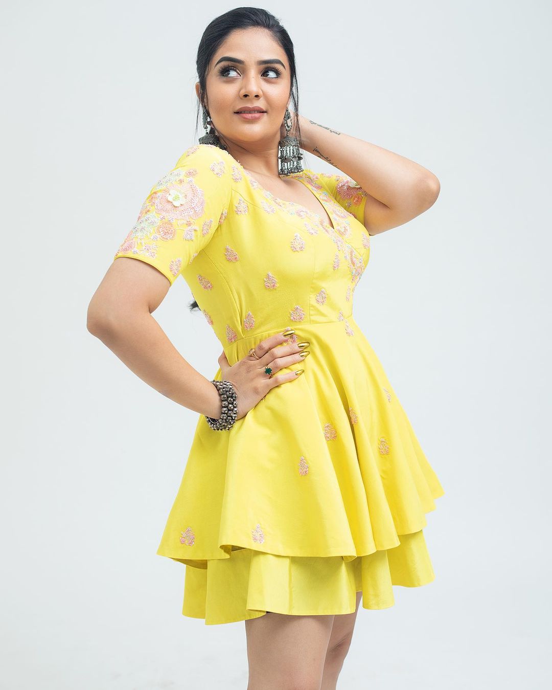 SreeMukhi (9)