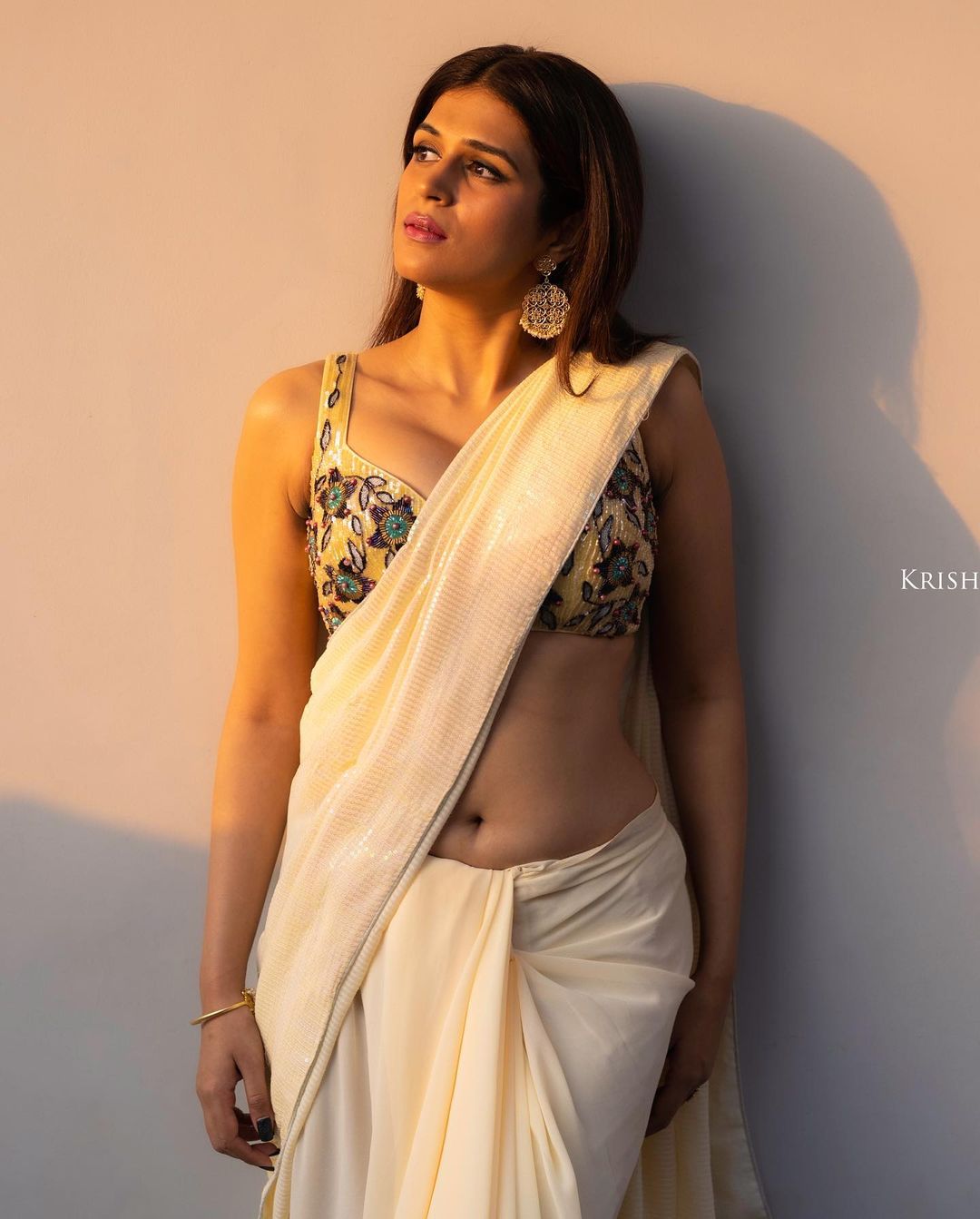 shraddha das. (1)