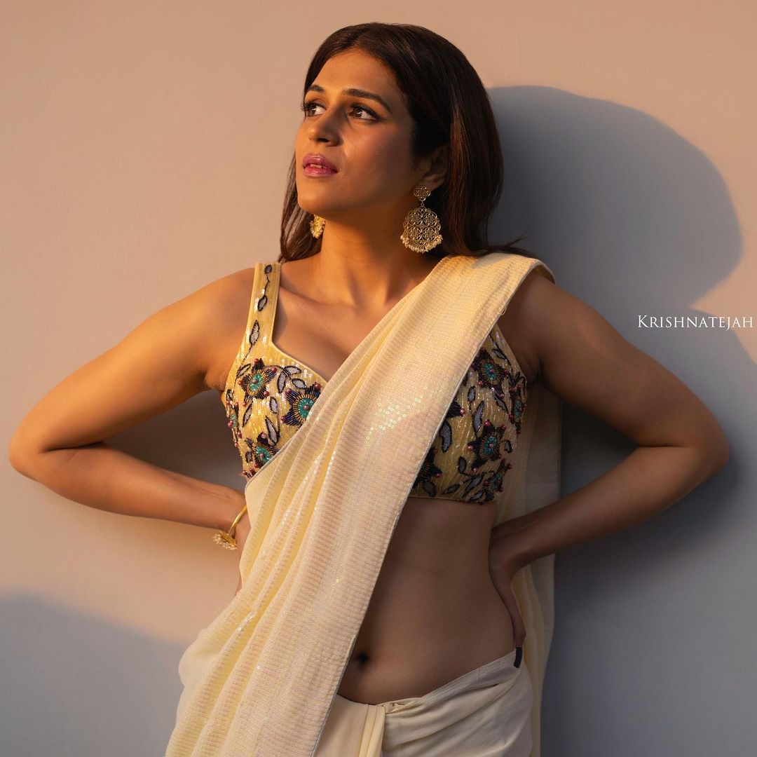 shraddha das. (10)