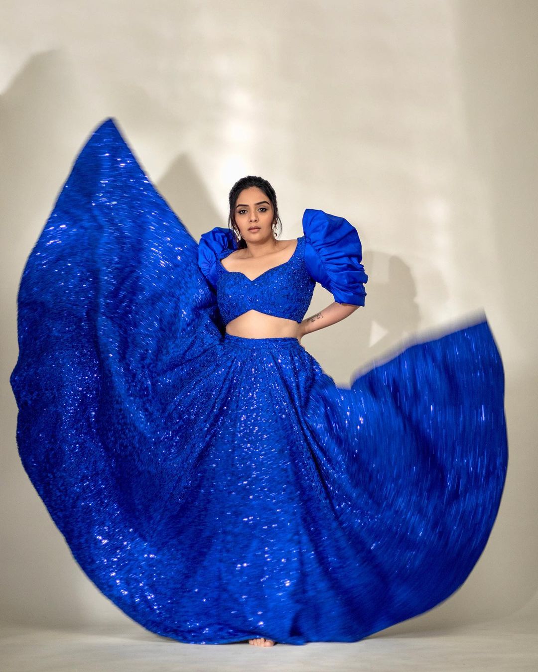 sreemukhi,. (2)