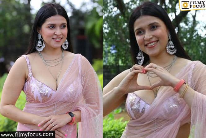 Mannara Chopra: సిల్క్ చీరలో క్లీవేజ్, నడుము అందాలతో రెచ్చగొడుతున్న మన్నారా చోప్రా.. వైరల్ అవుతున్న ఫోటోలు..!