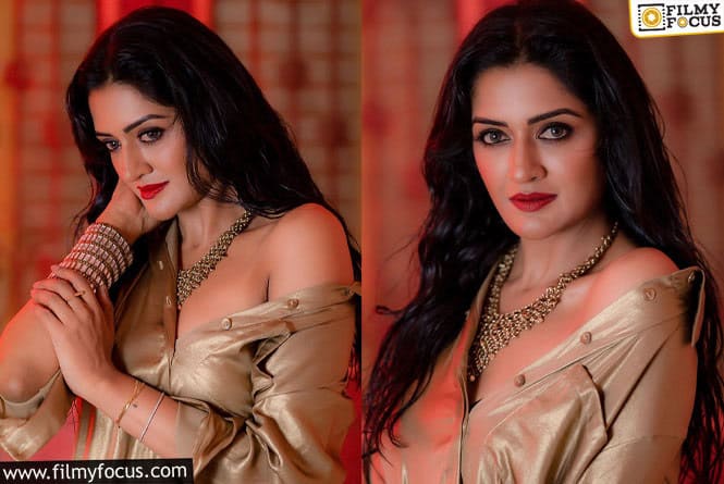 Vimala Raman: షర్ట్ బటన్స్ విప్పేసి విమలా రామన్ గ్లామర్ షో.. వైరల్ అవుతున్న ఫోటోలు!