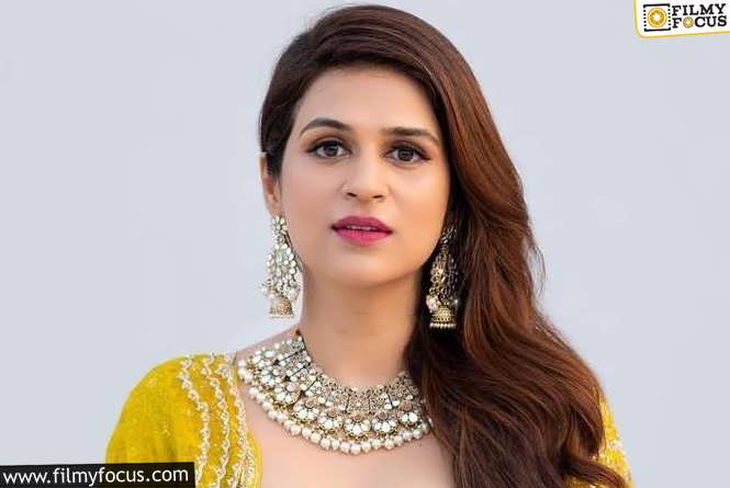 Shraddha Das: వింటర్‌లో వేడి పుట్టిస్తున్న శ్రద్ధా .. వైరల్ అవుతున్న ఫోటోలు..!