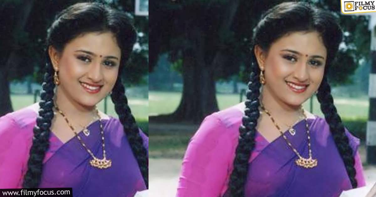 Unknown and Shocking Facts About Popular Heroine Vineetha (1)