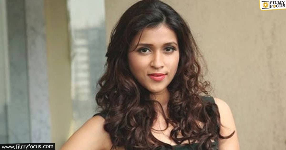 mannara chopra father passed away3