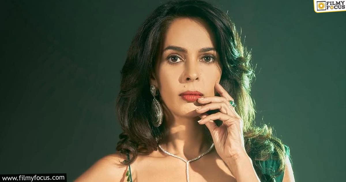 Star actress Mallika Sherawat revels a shocking incident