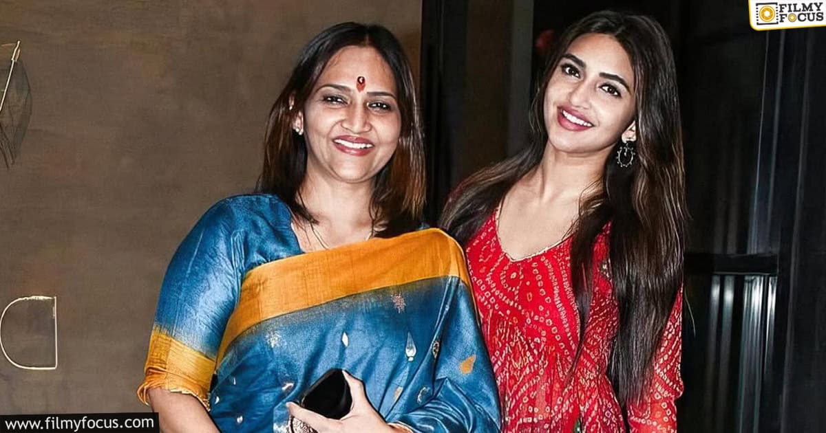 sreeleela mother's demands are troubling directors and producers