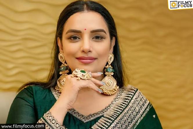 కేసుల కష్టాలు దాటుకొని అధ్యక్షురాలు అయిన హీరోయిన్‌.. నెక్స్ట్‌ ఏంటి?
