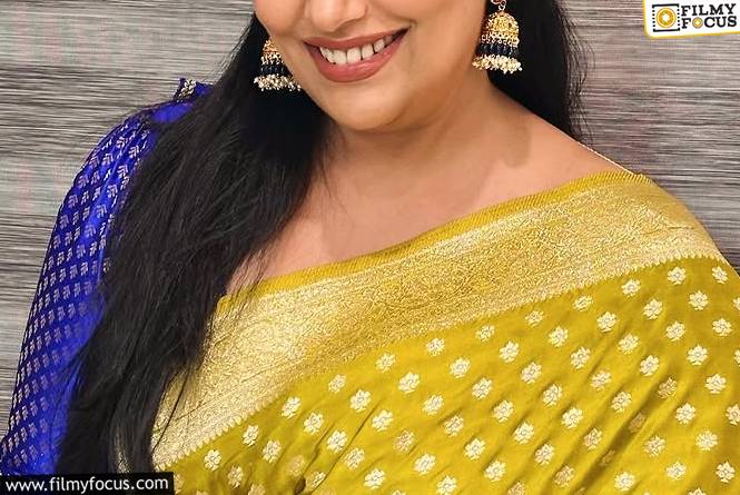 Shwetha Menon: అస్లీల చిత్రాలు… నటి పై పోలీస్ కేసు..!