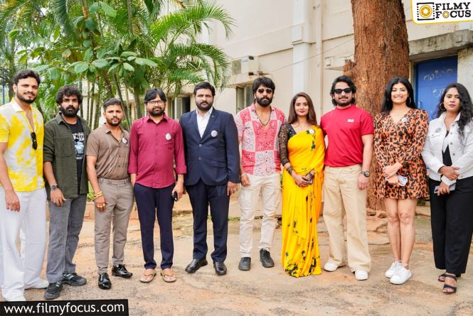 గ్రామీణ రాజకీయాలలో స్త్రీలు కీలకపాత్ర పోషిస్తే ఎలా ఉంటుందో సరి కొత్తగా చూపిస్తూ ‘ప్రభుత్వ సారాయి దుకాణం’ చిత్ర టీజర్ లాంచ్