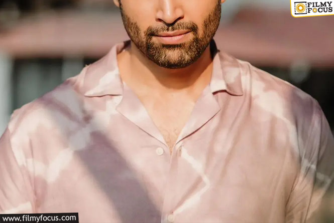 ఓ పక్క అక్కినేని ఫ్యామిలీని.. ఇంకో పక్క మెగా ఫ్యామిలీని బాగానే కవర్ చేస్తున్నాడు..!
