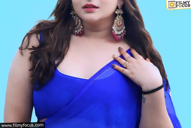 పెద్దాయన పిలిచినప్పుడల్లా పక్కలోకి వెళ్ళాలి
