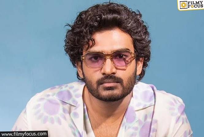 Kiran Abbavaram: మహేష్ బాబు ఫ్యాన్స్ పవన్ కళ్యాణ్ ఫ్యాన్స్ కొట్టుకున్నట్టు ఇంకెవ్వరూ కొట్టుకోరు