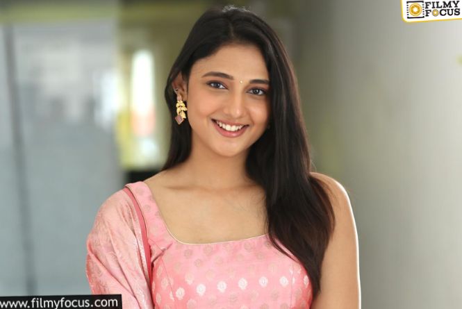 Ritika: ‘మిరాయ్‌’ సెట్‌లో జరిగిన ఫన్నీ సంఘటన చెప్పిన రితికా