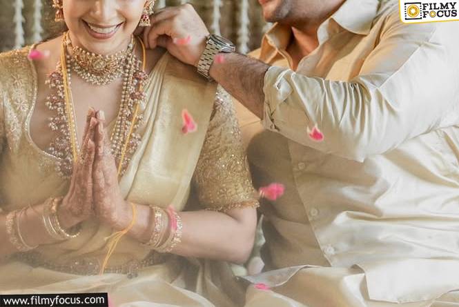 కొడుకు ముందే క్రికెటర్ ను 2వ పెళ్లి చేసుకున్న నటి